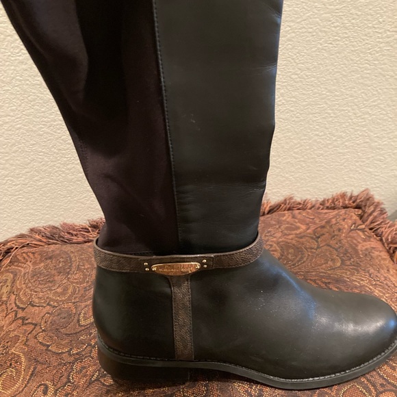 Michael Kors size 9 boots, 1 inch heel - Picture 3 of 6